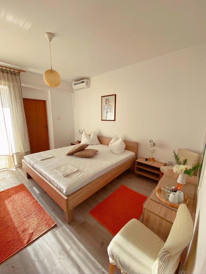 The Manzoni Family 1 Hotel Punat Ngoại thất bức ảnh