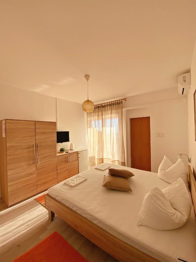 The Manzoni Family 1 Hotel Punat Ngoại thất bức ảnh