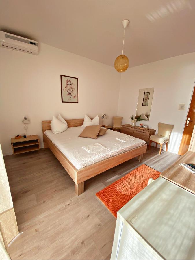 The Manzoni Family 1 Hotel Punat Ngoại thất bức ảnh